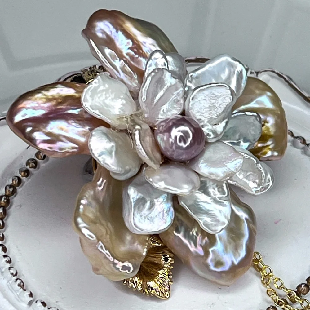 🌸60mm Handmade Premium Huge Multi Layers Freshwater Keshi Pearl Flower 🌺 Brooch - Picture 2 of 5